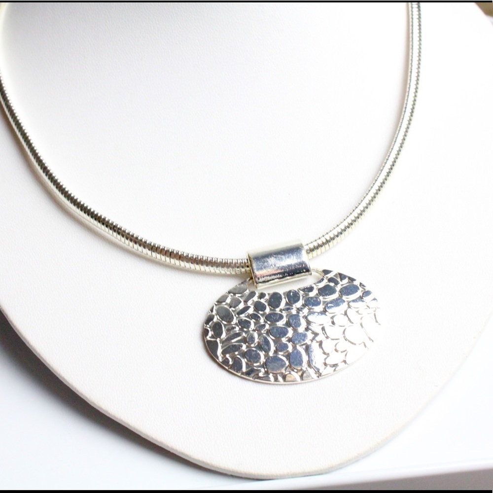 Silver Lauren Conrad pendant hammered necklace